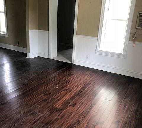 4th image of 409 Spencerville St