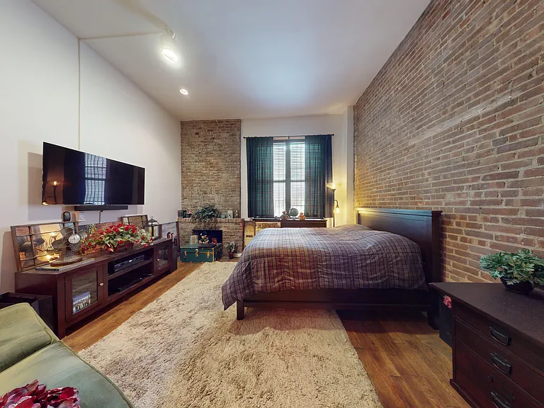 46 W 85th St #1-C — Photo 3