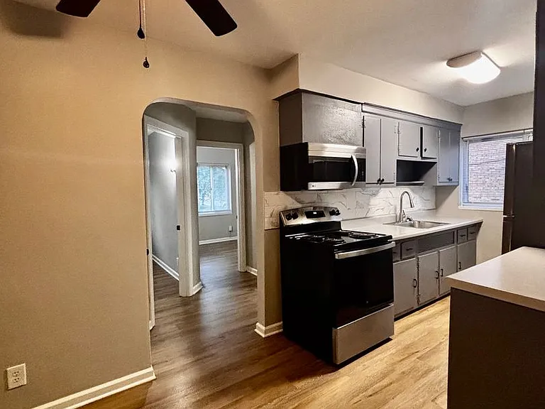 555 Hadley Avenue — Photo 1