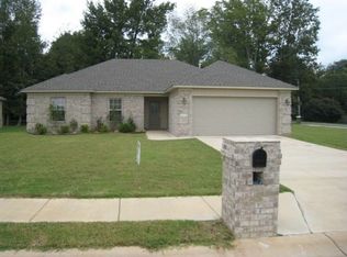 2420 Versailles Dr, Cabot, AR 72023