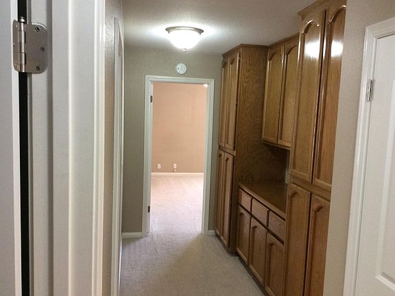 4th image of 3918 Sweetwater Dr