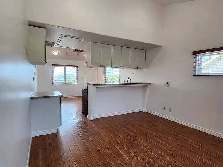 17118 Oak View Dr — Photo 10