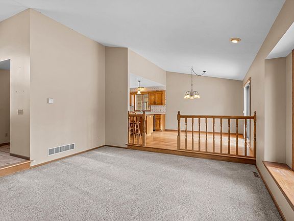 5th image of 2730 Evergreen Cir