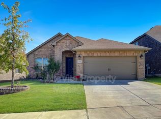 5470 Ridgeway Dr, Haltom City, TX 76137