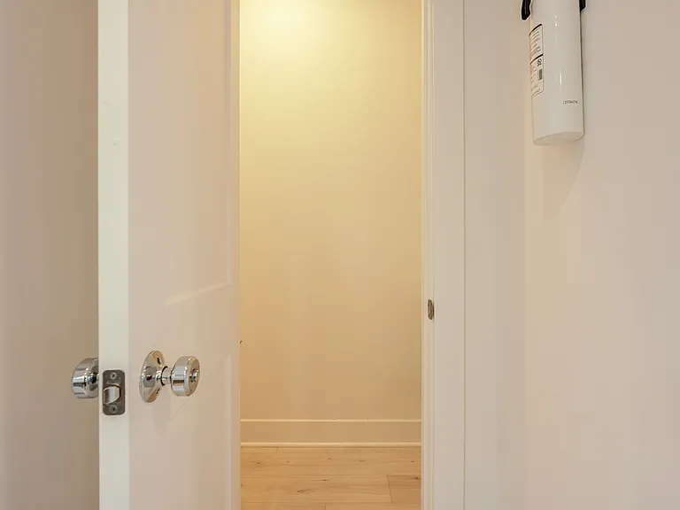 4450 Joseph Pl NE — Photo 7