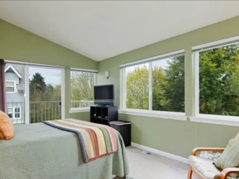 655 W Emerson St #C — Photo 10