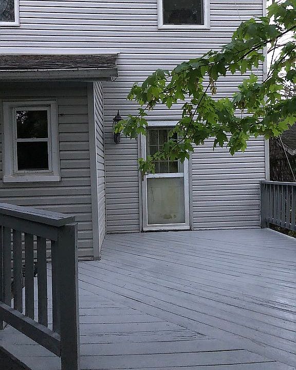 2nd image of 122 Hilton Ave
