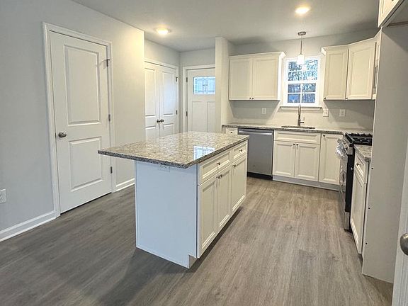 3rd image of 525 Dock St #A