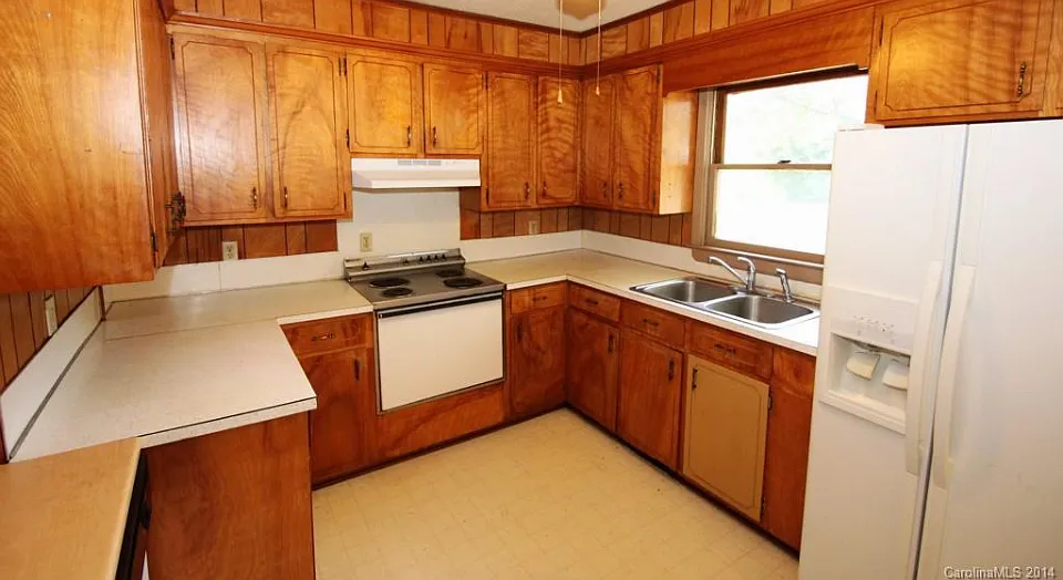 302 Wilkes Drive - 1 — Photo 2