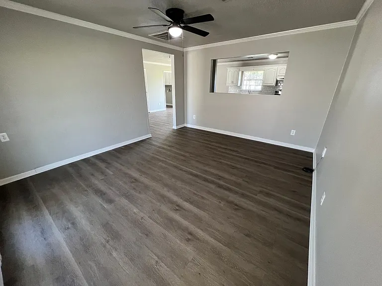 6408 NW Oak Ave — Photo 10