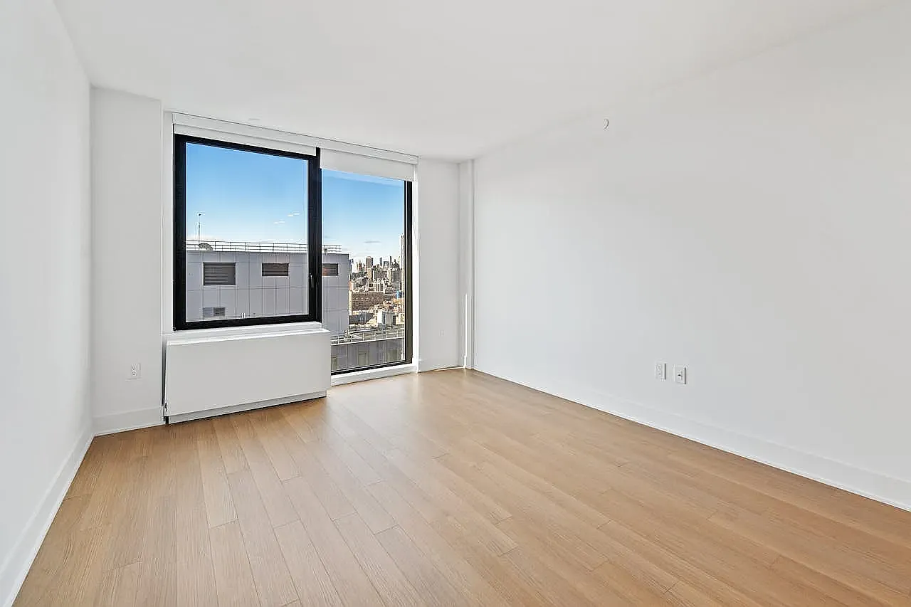 662 Pacific Street — Photo 2