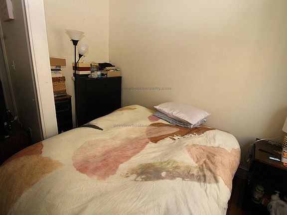 2nd image of 1637 Commonwealth Ave #Mja9