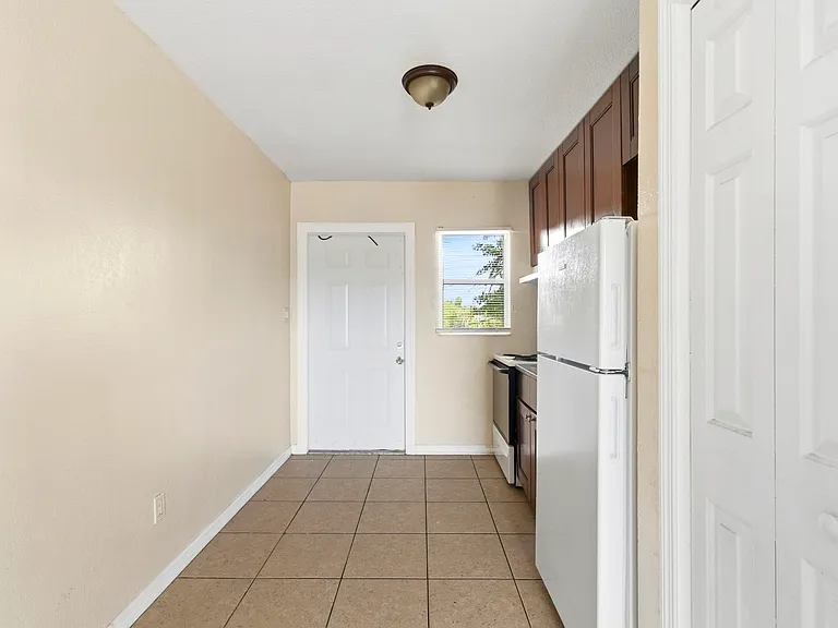 1799 Russell St S #3 — Photo 13