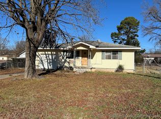 206 Northside Ct, Tahlequah, OK 74464