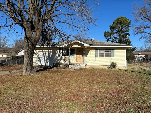 206 Northside Ct, Tahlequah, OK 74464