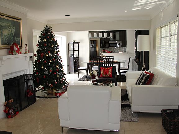 5th image of 1422 Medina Ave