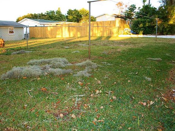 4th image of 4311 Crestfield Ave