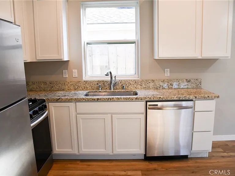132 S Lime St — Photo 9