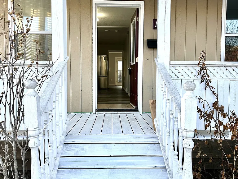 117 Harmony Ave — Photo 2
