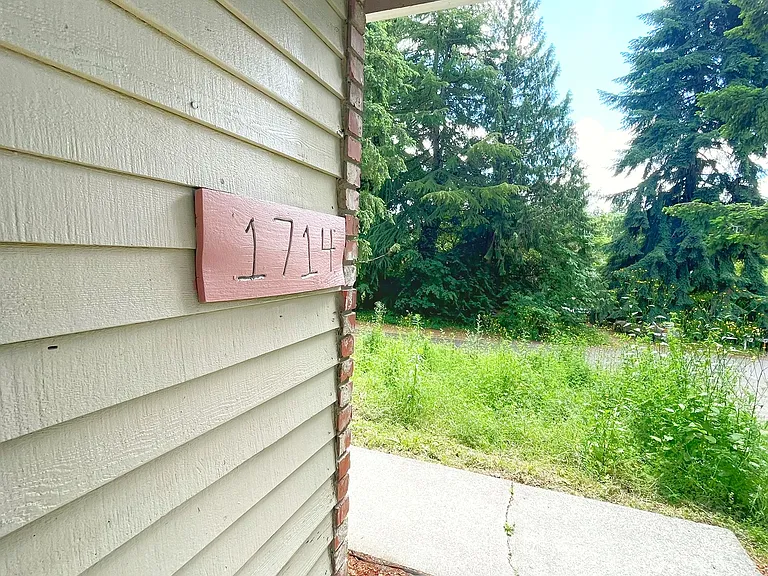 1714 Susan Ct SE — Photo 24