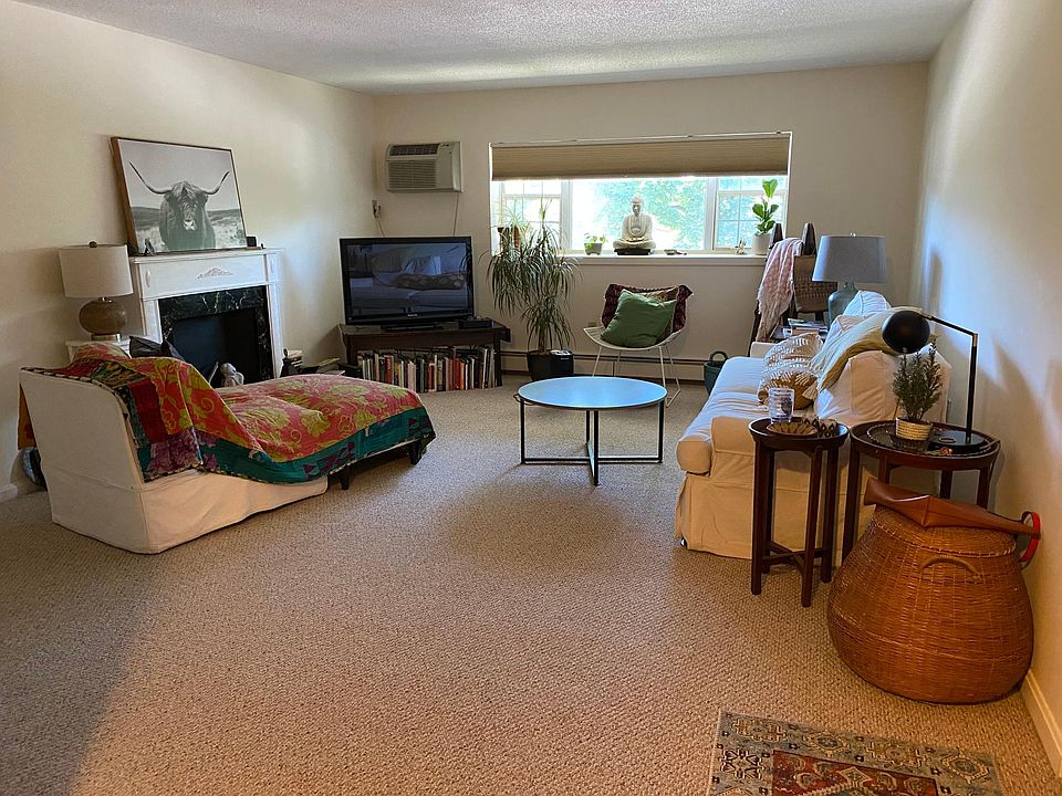 2nd image of 121 North St #44