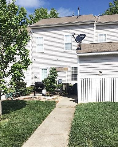 2nd image of 18644 Oakhurst Blvd #11