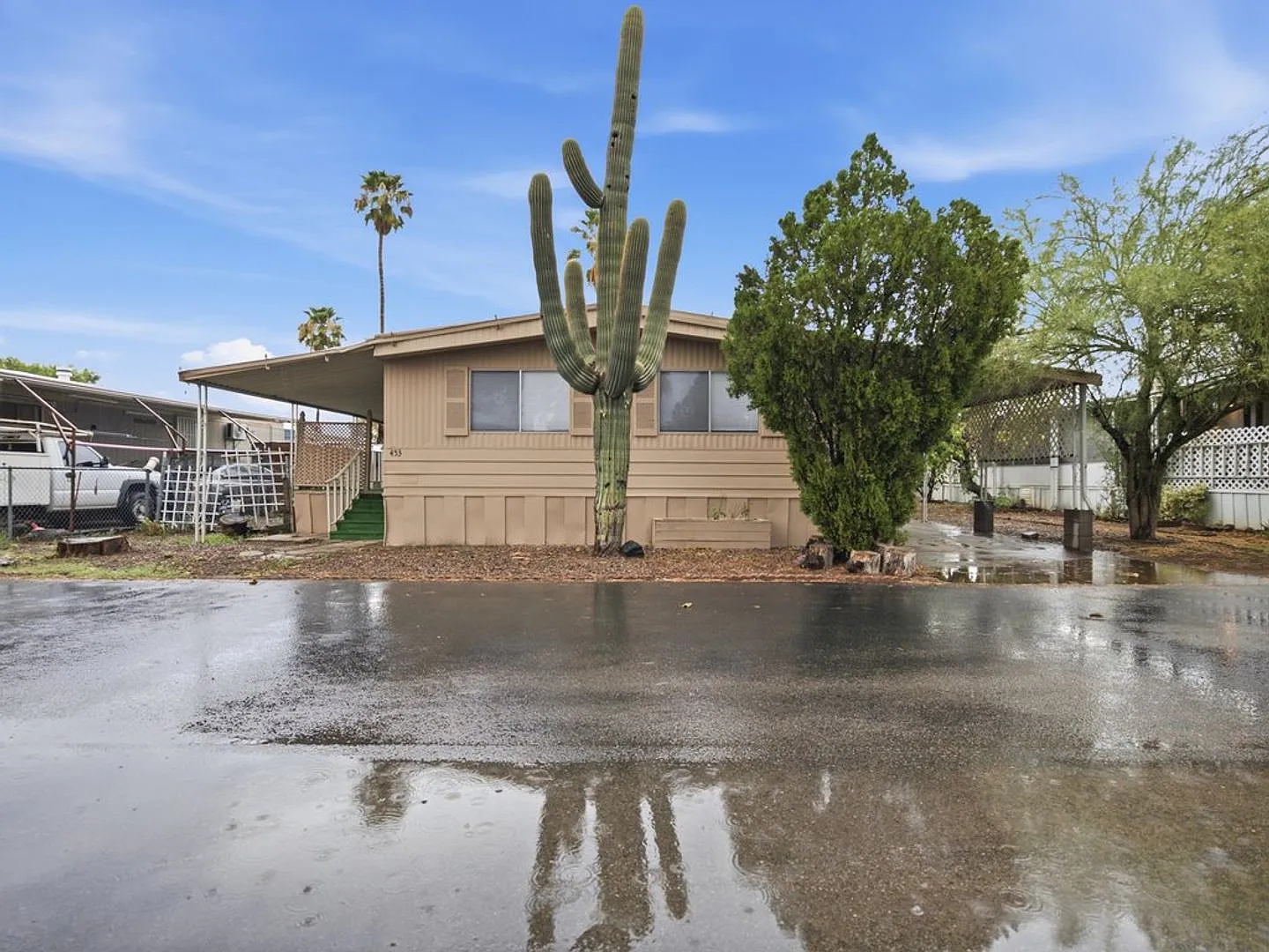 3 Bedroom 2 Bathroom With community Pool! — Photo 2