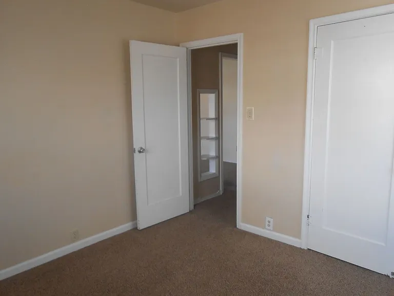 1051 Teller Ave — Photo 15