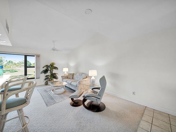 3rd image of 5625 Trailwinds Dr APT 421