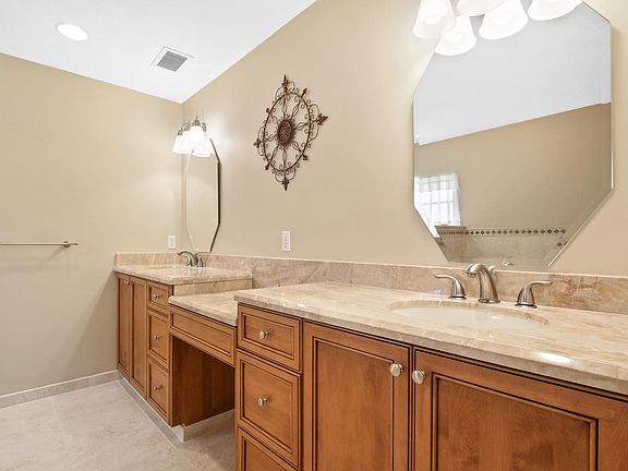 5th image of 10919 S Greentrail Drive S