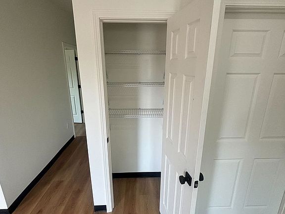 4th image of 231 Walnut Hill Ln