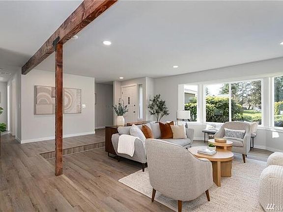 5th image of 16119 7th Avenue Ct E
