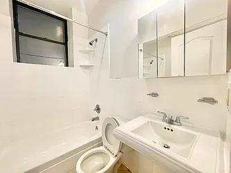 Rented by Century 21 Premier 