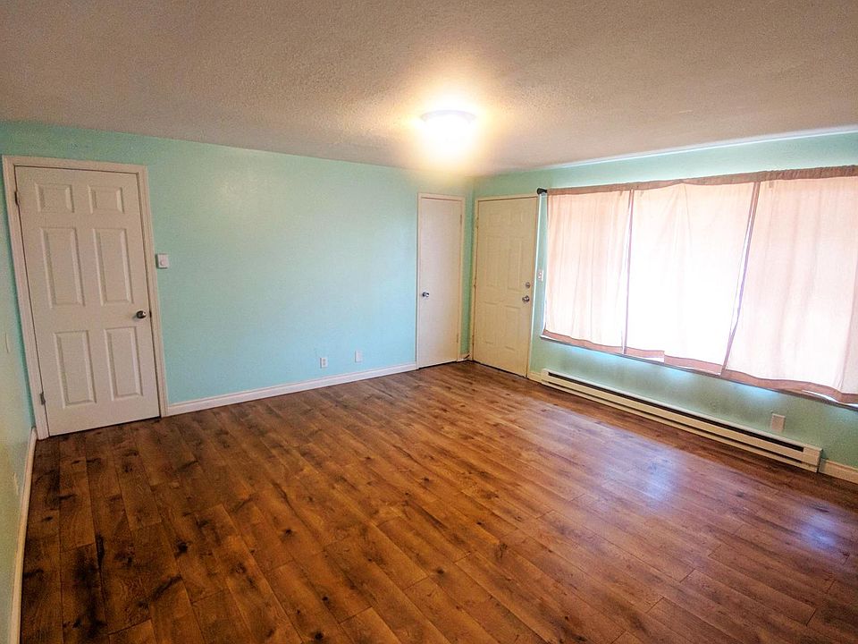 1st image of 901 22nd St NE APT 2