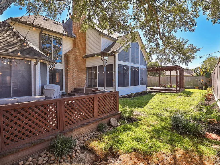 1818 Brookchester Dr — Photo 44