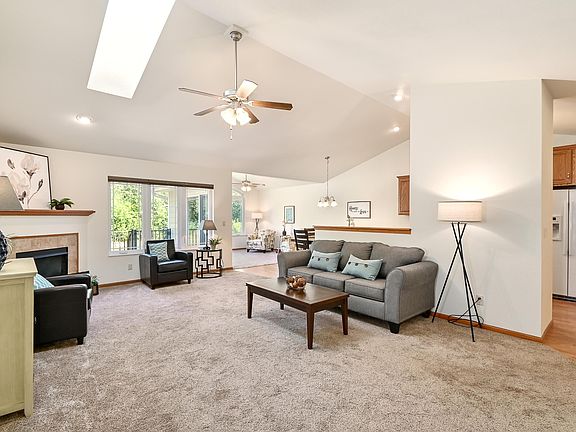 4th image of 6088 W Woodview Ct #6