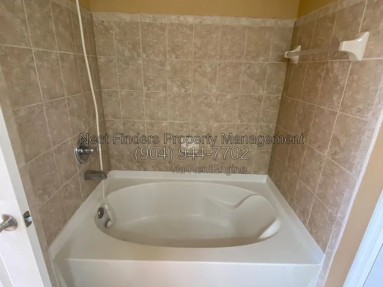 8539 Gate Pkwy W #122 — Photo 17