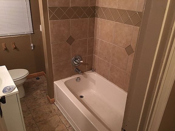 4th image of 158 W Hudson Ave
