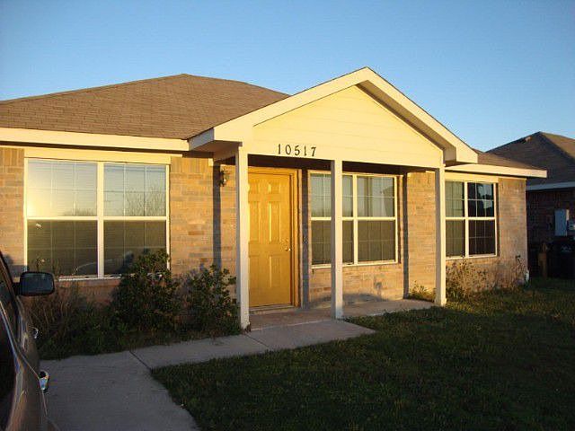 1st image of 10517 Many Oaks Dr