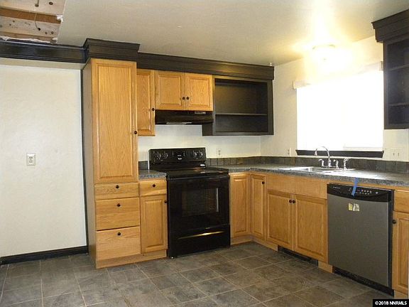 3rd image of 1271 Redwood Cir APT 2