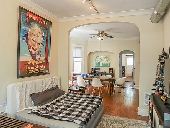 4th image of 3716 N Wayne Ave #1