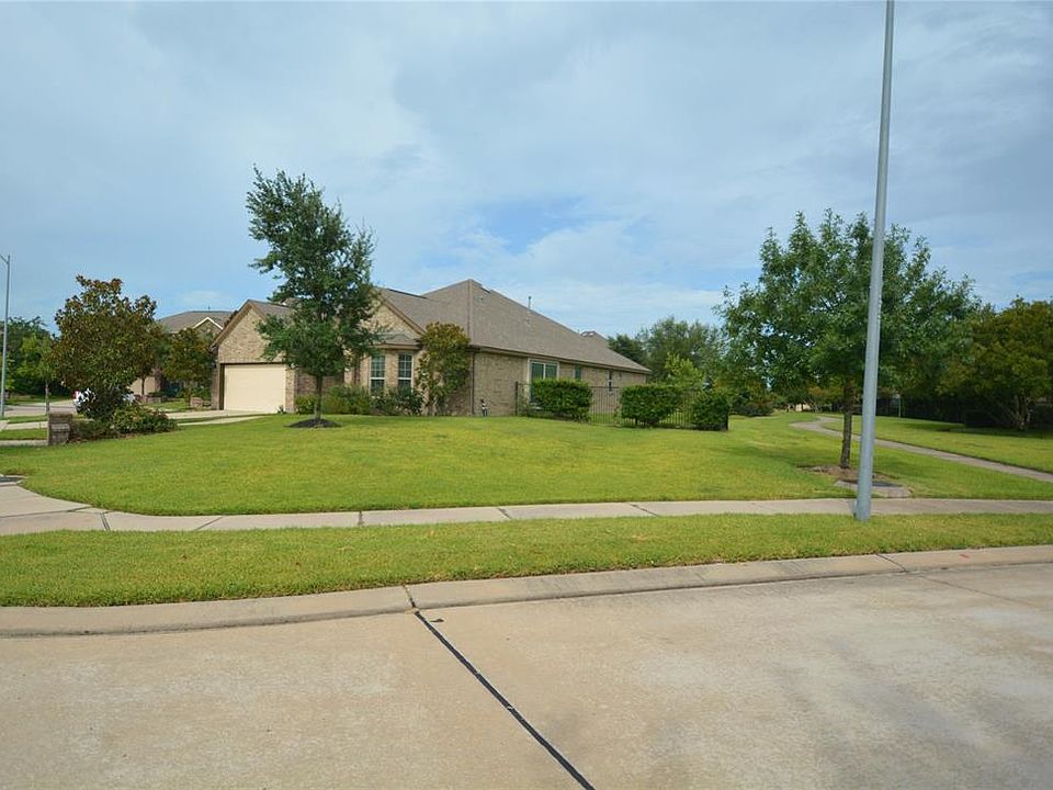 1st image of 12202 Gable Cove Ln