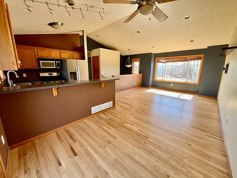 817 Jack Russell Ave — Photo 3