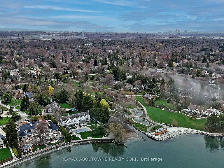 1316 Cambridge Dr — Photo 45