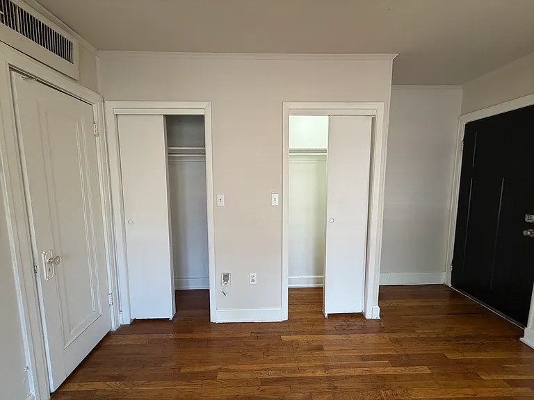 712 W 38th St. — Photo 20