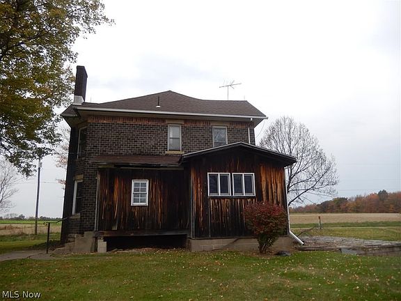 4th image of 2090 Jasmine Rd NW