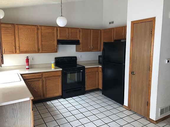 Ceramic tile kitchen floor