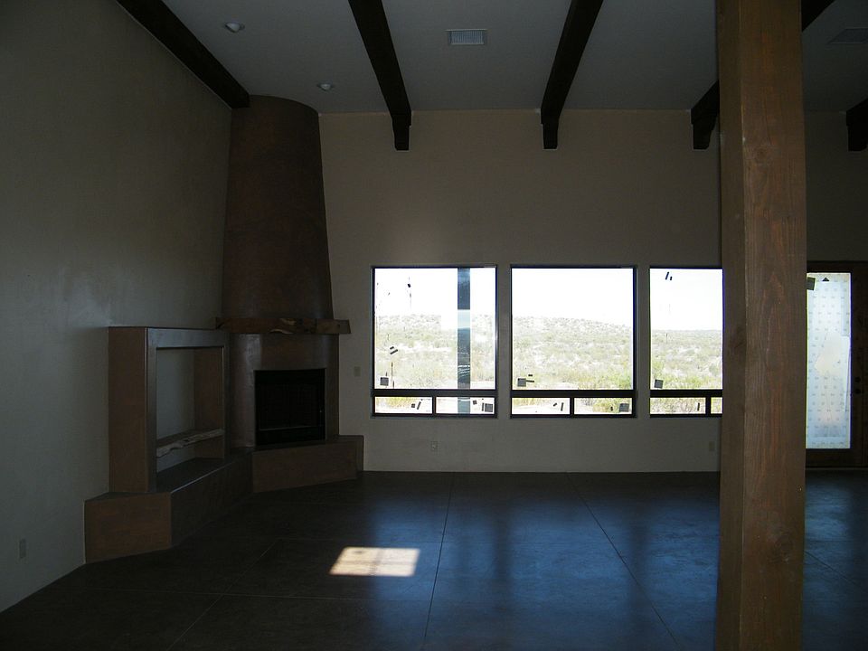 2nd image of 950 W SETTLERS Lane
