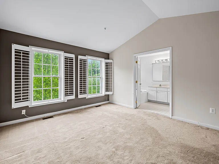 48 Winterberry Ct — Photo 15