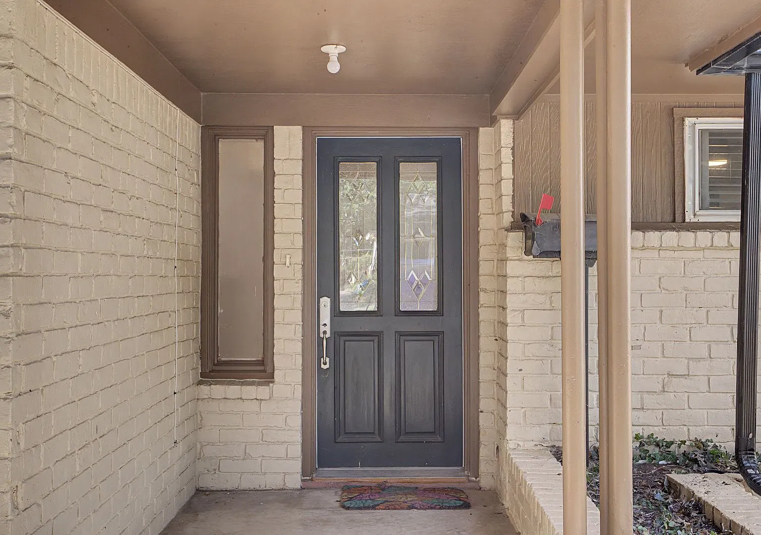 Perfect Blend Of Space, Updates, And Opportunity On A Quiet Street — Photo 4